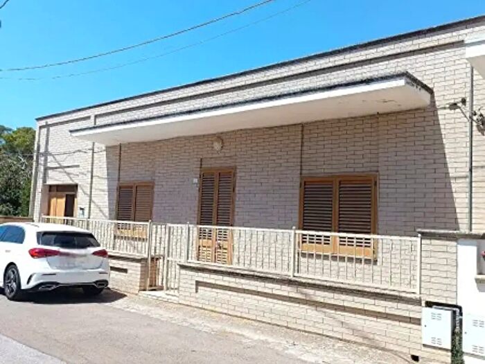 Appartamento con 5 locali in vendita in Via Isonzo, Spongano