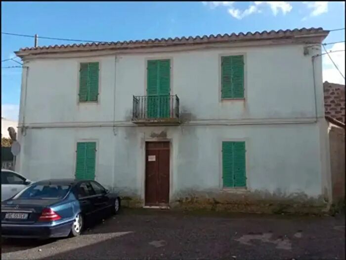 Casa con 6 locali in vendita in Via Efisio Marini, Sedilo