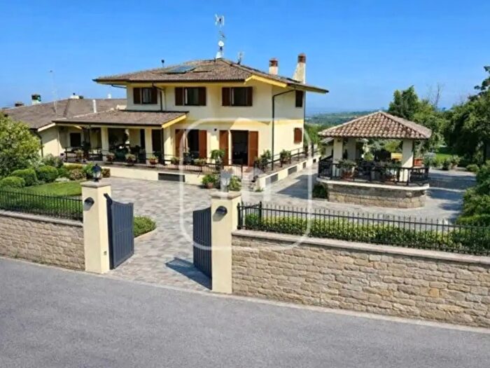 Casa con 6 locali in vendita in Vicolo Prataporci, Frascati
