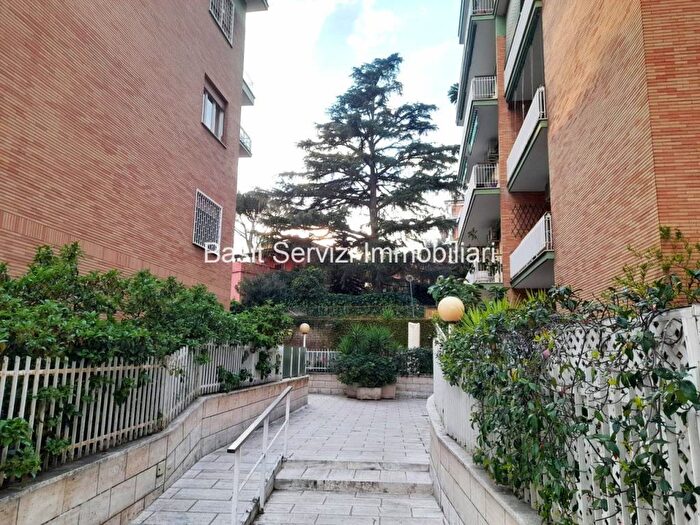 Appartamento trilocale in affitto in Viale dei Colli Portuensi, Colli Portuensi Casaletto, Roma