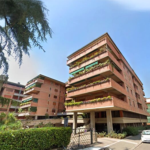 Appartamento con 7 locali in vendita in Lungarno del Tempio, Firenze