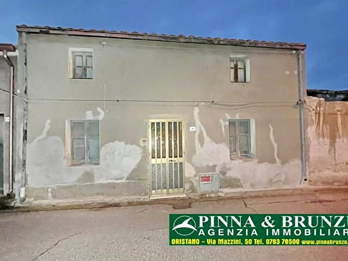 Casa con 6 locali in vendita in Jenne, Tramatza