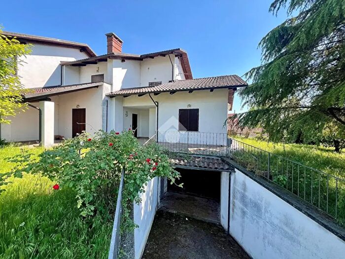 Casa con 7 locali in vendita in Via Roma, Moncucco Torinese