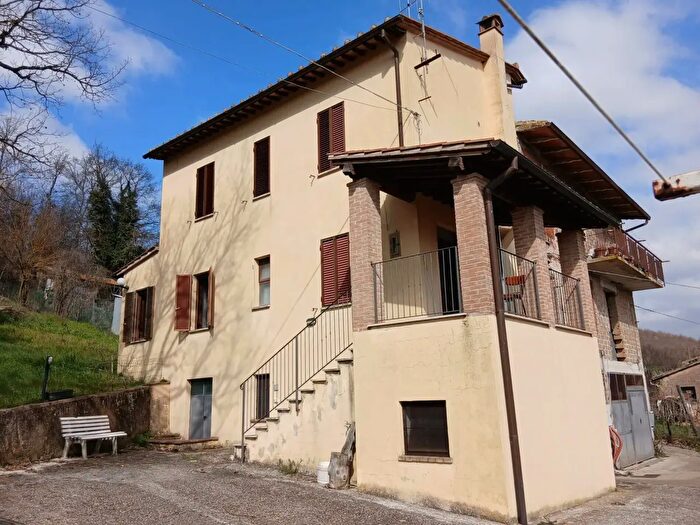 Casa con 7 locali in vendita in Vocabolo Molino, Montecastrilli
