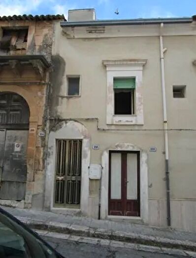 Casa con 5 locali in vendita in Via Fratelli Belleo Ragusa, Ragusa
