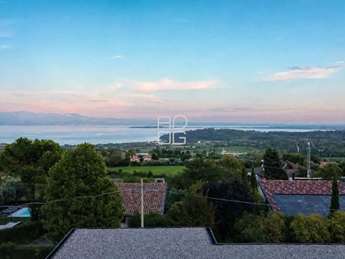 Appartamento quadrilocale in vendita in Via Sant'Anna, Lonato del Garda