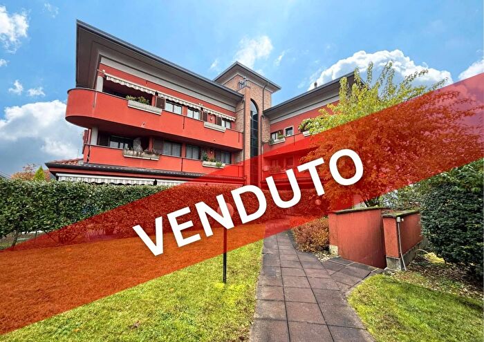 Appartamento quadrilocale in vendita in Via Caduti di Nassirya, Caronno Pertusella