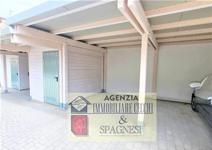 Appartamento quadrilocale in vendita in Via Santa Maria Campi Bisenzio, Campi Bisenzio