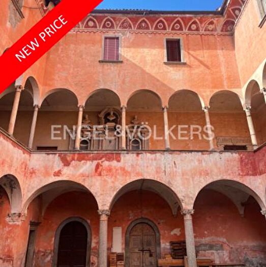 Appartamento con 6 locali in vendita in Via Maggio, Storo