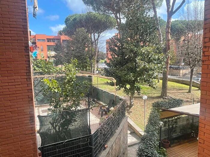 Appartamento trilocale in vendita in Via Roberto Crippa, Acilia, Roma