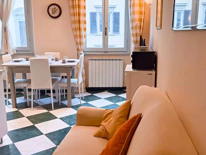 Appartamento quadrilocale in affitto in Via Panzani, Piazza della Repubblica, Firenze