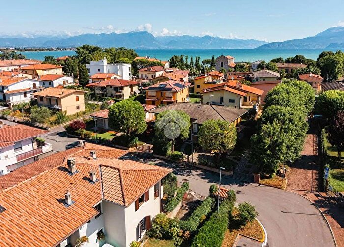 Casa trilocale in vendita in Via Andrea Mantegna, Sirmione
