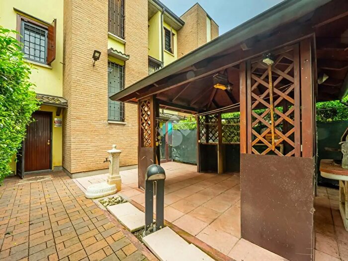 Casa con 6 locali in vendita in Via San Faustino, Rubiera