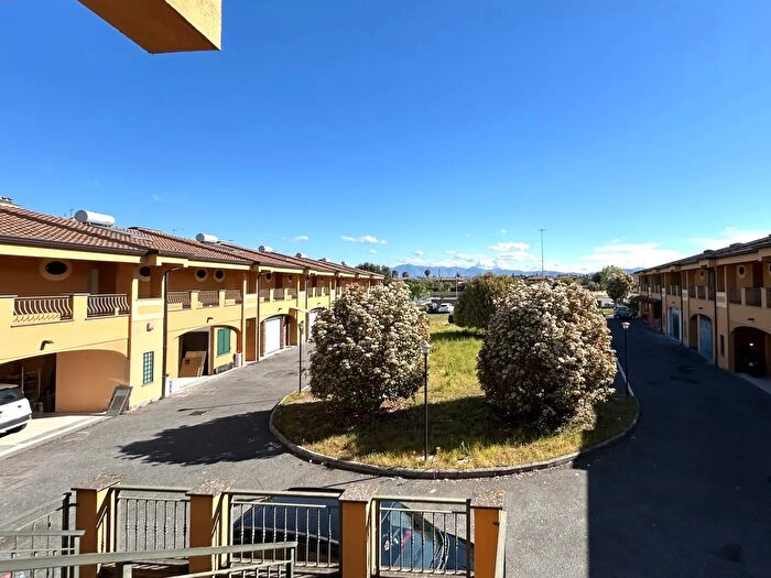 Appartamento trilocale in vendita in Viale Prato Fiorito, Roma