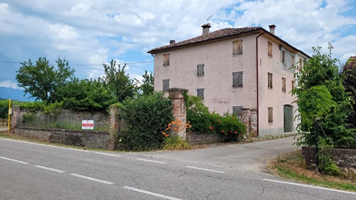 Casa con 7 locali in vendita in Via Caldretta, Maser