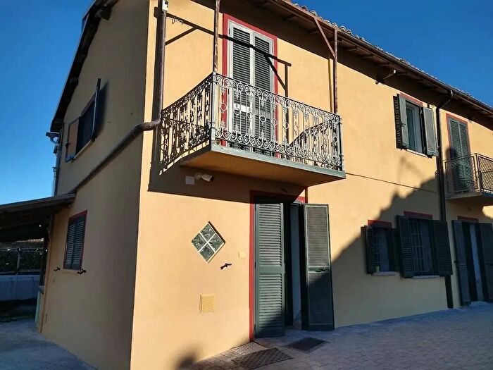 Casa con 14 locali in vendita in Strada Bricco, Moncalvo