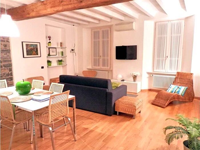 Appartamento bilocale in affitto in Centro Storico, Como