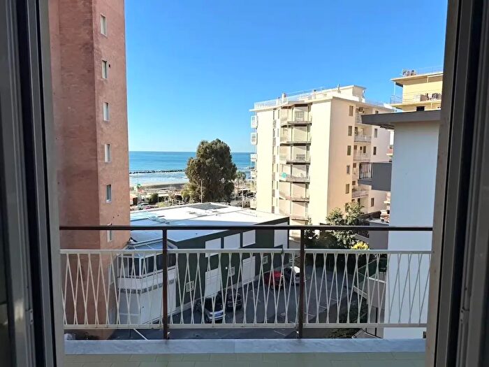 Appartamento quadrilocale in vendita in Via SantErasmo, Taggia