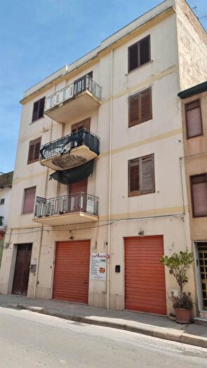 Appartamento con 8 locali in vendita in Castelvetrano