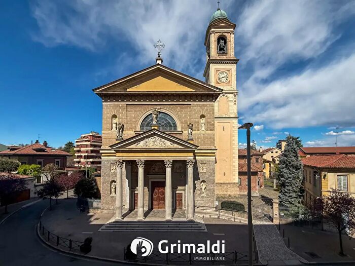 Appartamento quadrilocale in vendita in Via San Gerardo, Monza