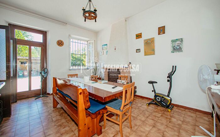 Casa con 7 locali in vendita in Mortara