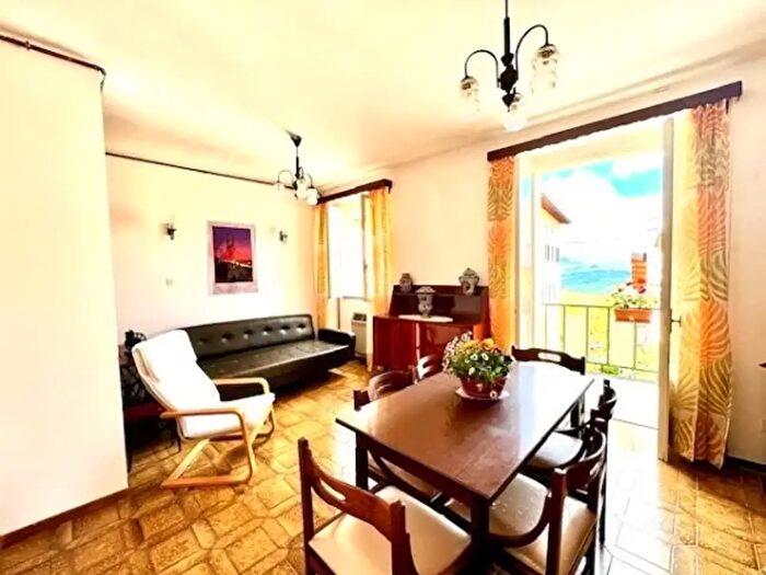 Appartamento trilocale in vendita in Via Novembre, Lizzano In Belvedere