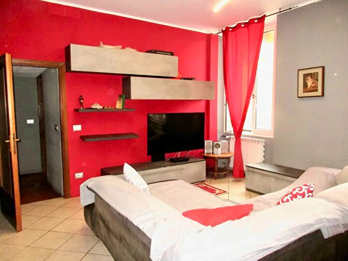 Appartamento con 6 locali in vendita in Via Fratelli Calvi, Villa D'Alme'