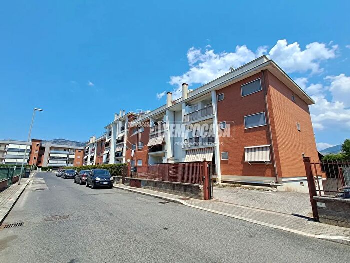 Appartamento quadrilocale in vendita in Via Arrunzia, Terracina