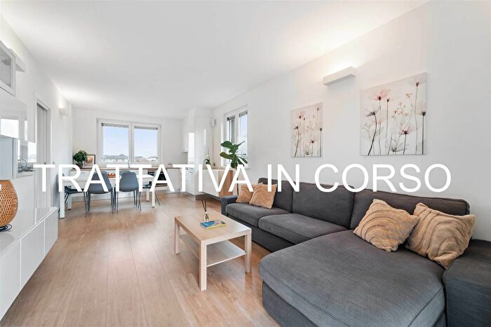 Appartamento trilocale in vendita in Via Valeriana, Dubino