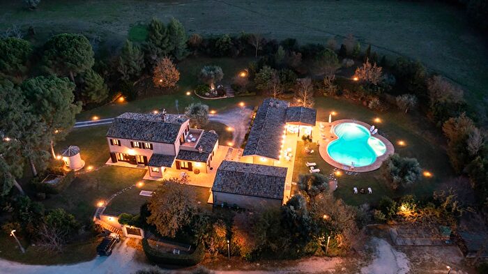 Casa con 10 locali in vendita in Contrada Grazie, Civitanova Marche