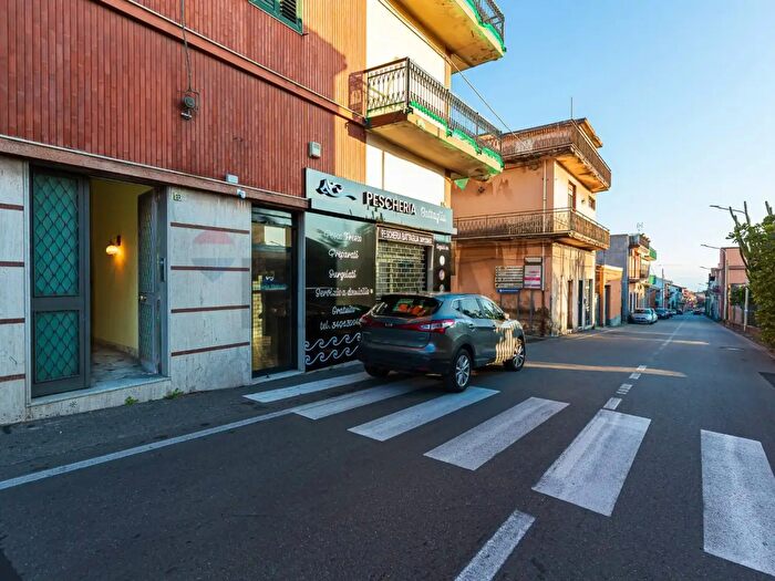 Appartamento quadrilocale in vendita in Via Roma, San Pietro Clarenza