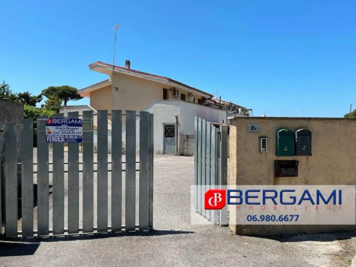 Appartamento trilocale in vendita in Via Giovanni Pascoli a, Anzio