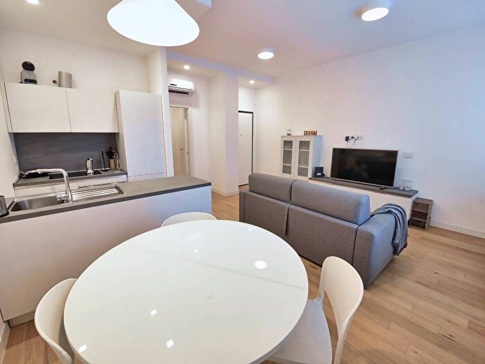 Appartamento bilocale in affitto in Via Torino, Carrobbio, Milano