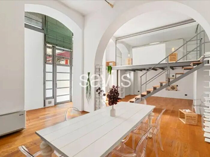 Appartamento trilocale in vendita in Via Cesare Cesariano, Milano