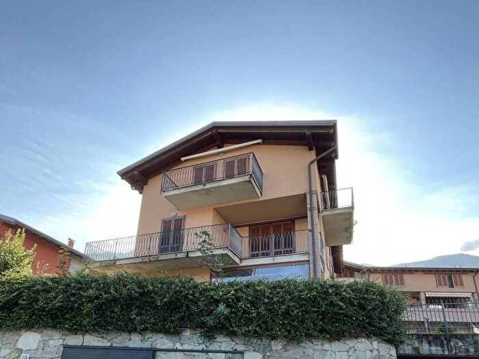 Appartamento bilocale in affitto in Via Famiglia Casanova, Colico Piano, Colico