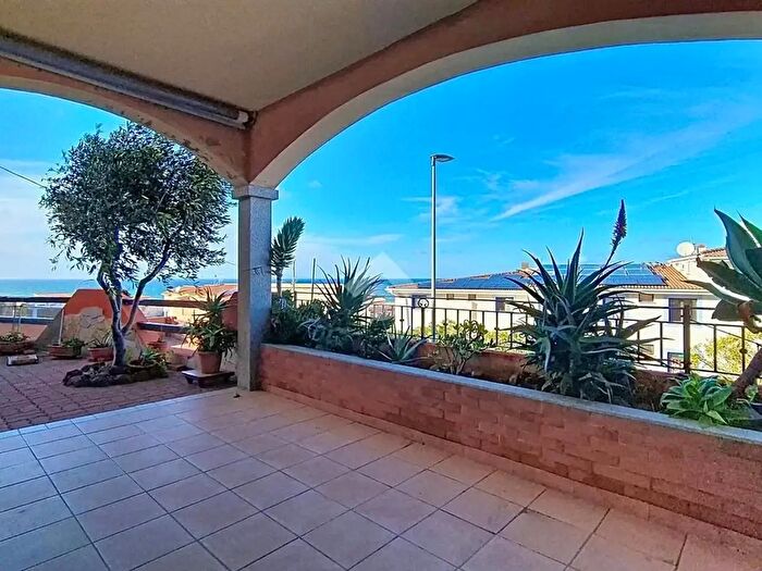 Appartamento trilocale in vendita in Via Sardegna, Castelsardo