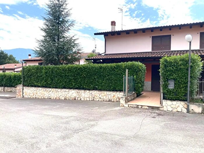 Casa trilocale in vendita in Parco Il Quiri Snc, Vinchiaturo