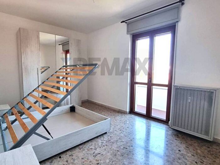 Appartamento bilocale in affitto in Piazza Tirana, Giambellino, Milano
