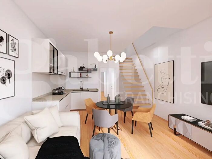 Appartamento trilocale in vendita in Via del Greto, Bologna