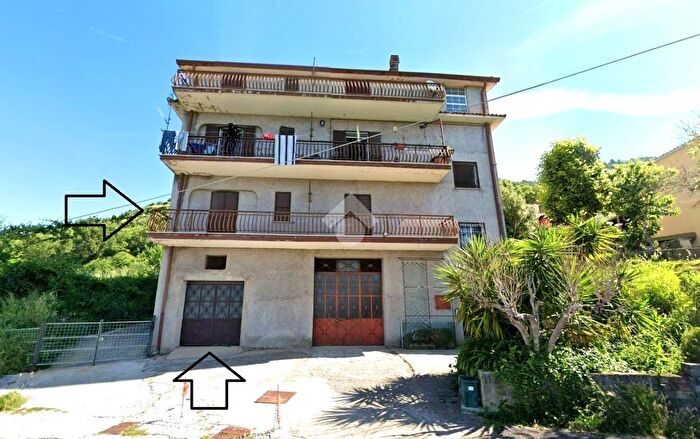 Appartamento quadrilocale in vendita in Via San Quirico, Serrone