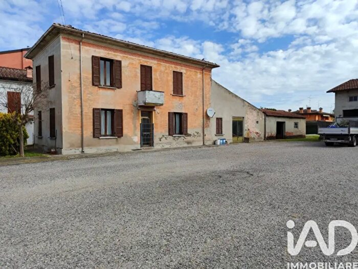 Casa con 17 locali in vendita in Via Roncobonoldo, Suzzara