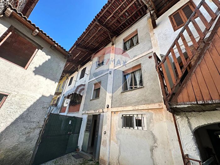 Appartamento quadrilocale in vendita in Via IV Novembre, Lessolo