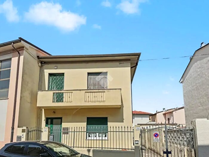 Appartamento con 5 locali in vendita in Via Sant'Agostino, Pisa
