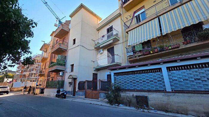 Appartamento trilocale in vendita in Via Filippo Brunelleschi, Palermo