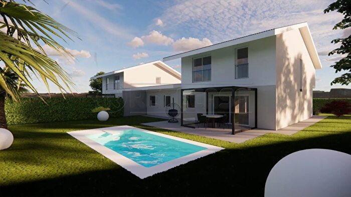 Casa con 8 locali in vendita in Via Palazzina, Caldogno