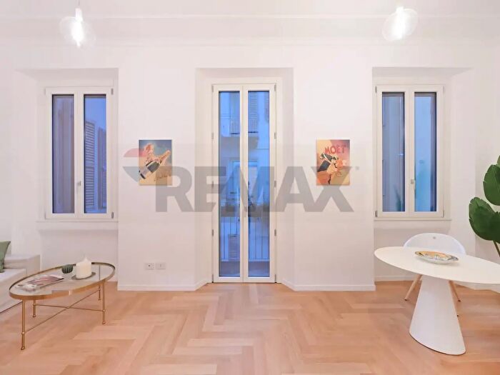 Appartamento bilocale in vendita in Via Nerino, Milano