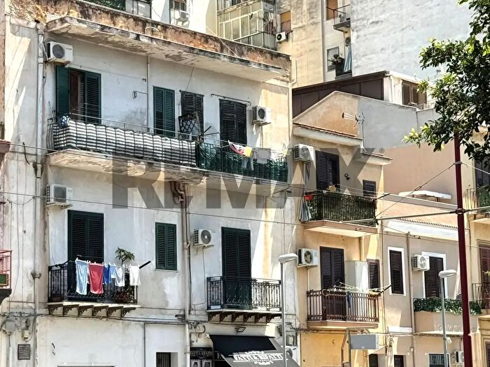 Appartamento bilocale in vendita in Corso dei Mille, Palermo
