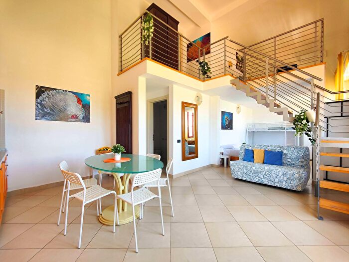 Appartamento trilocale in vendita in Viale del Tirreno, Pisa