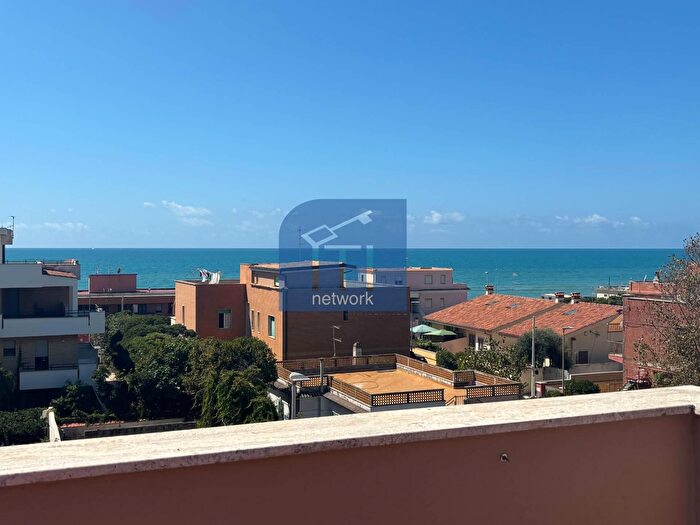 Appartamento bilocale in vendita in Via Svezia, Pomezia