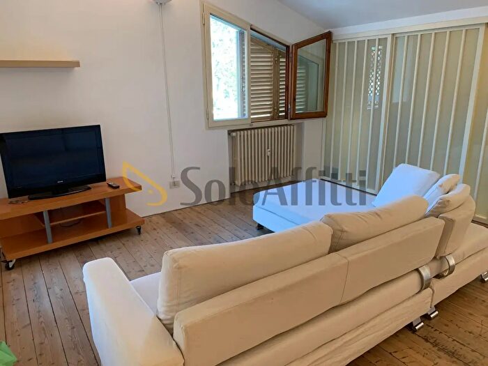 Appartamento trilocale in affitto in Largo Sassetta, Siena